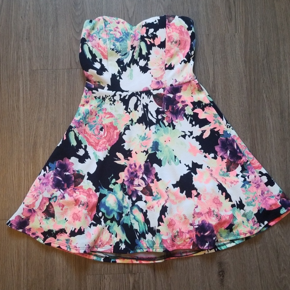 Strapless dress
